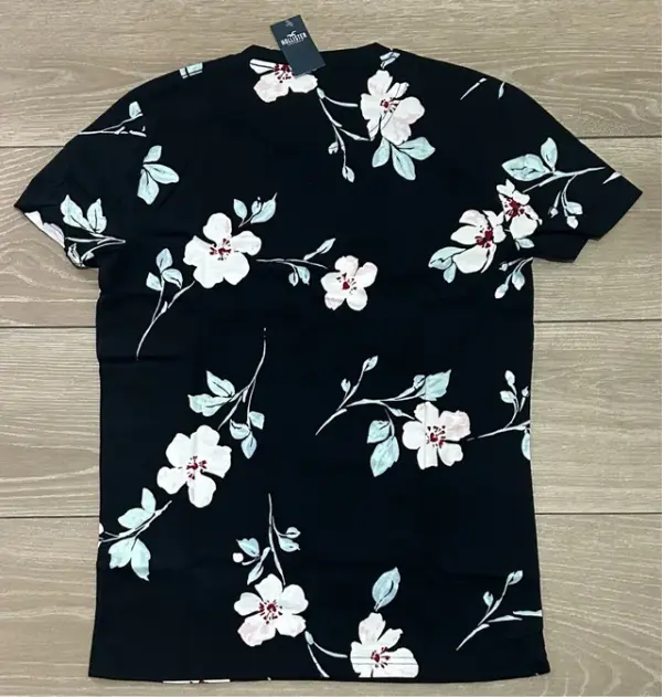 Hollister Men’s Black Floral Print T-Shirt
