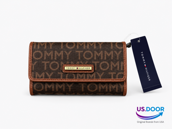 Tommy Hilfiger Signature Logo Trifold Wallet – Brown ..